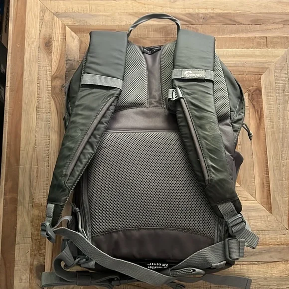 Lowepro camera backpack - Picture 4 of 4